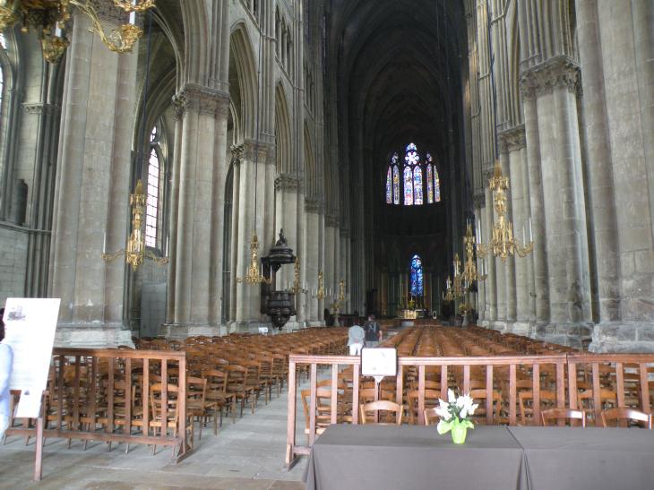  intérieur de la cathédrale